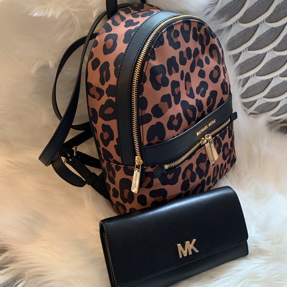 🤩Make offer MK backpack/wallet set